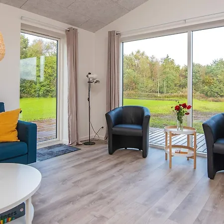 8 Person In Ansager-by Traum *