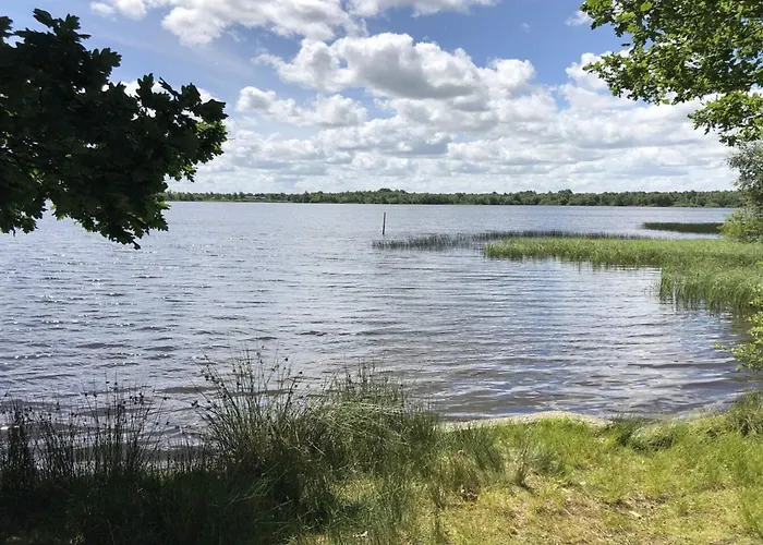 8 Person In Ansager-by Traum Ansager